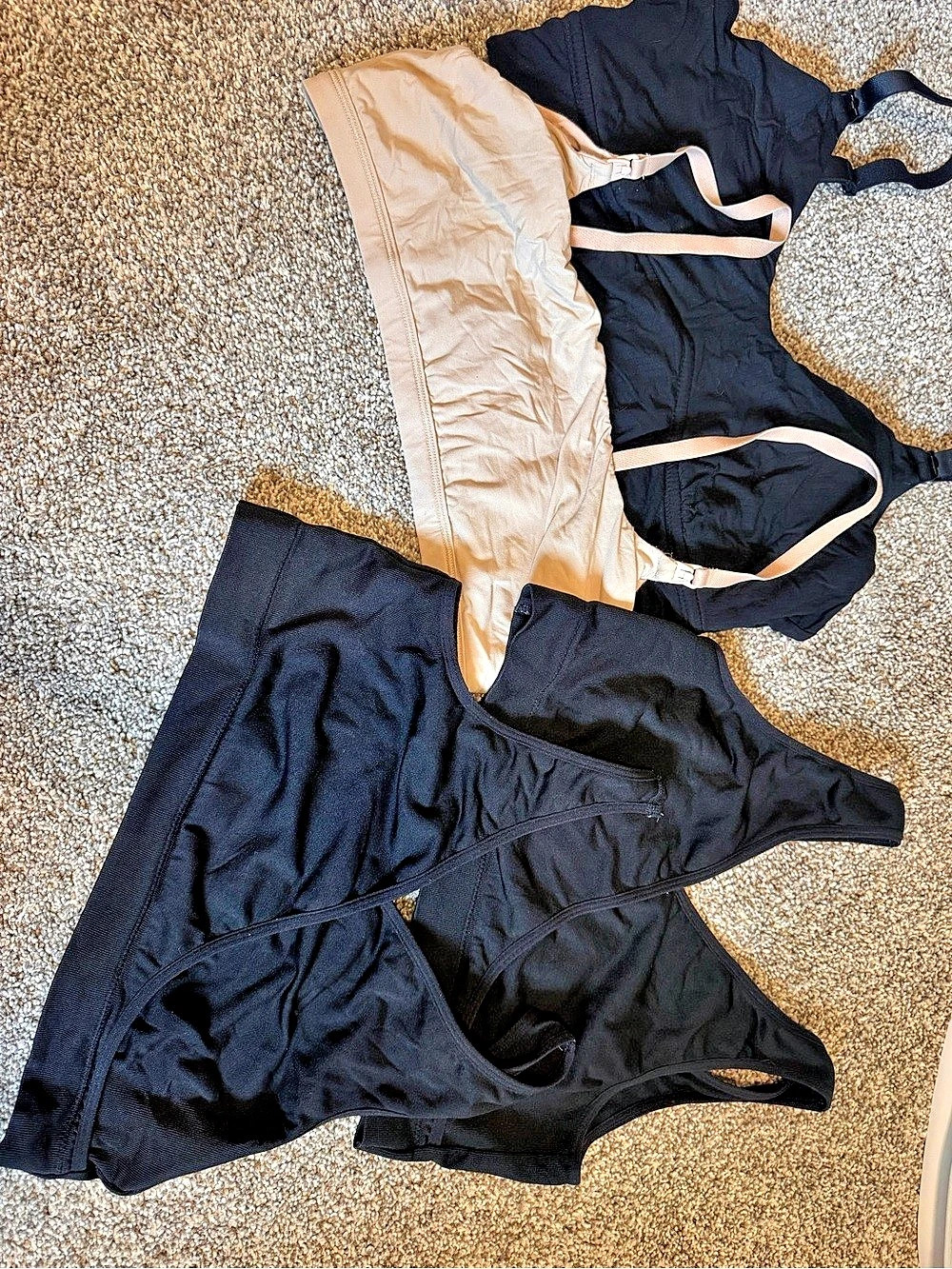 4 pack Auden Nursing Seamless Bra Black & tan two Large and two XL